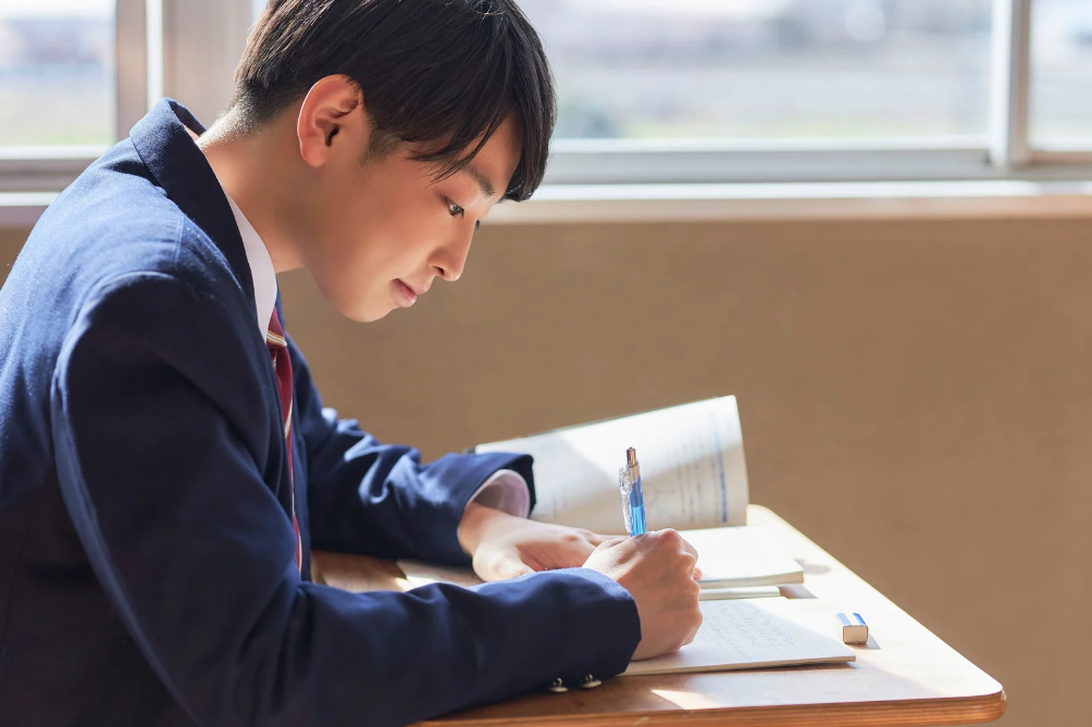 奨学金 自己破産